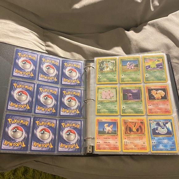Vintage Pokémon 1st edition binder - Picture 5 of 13